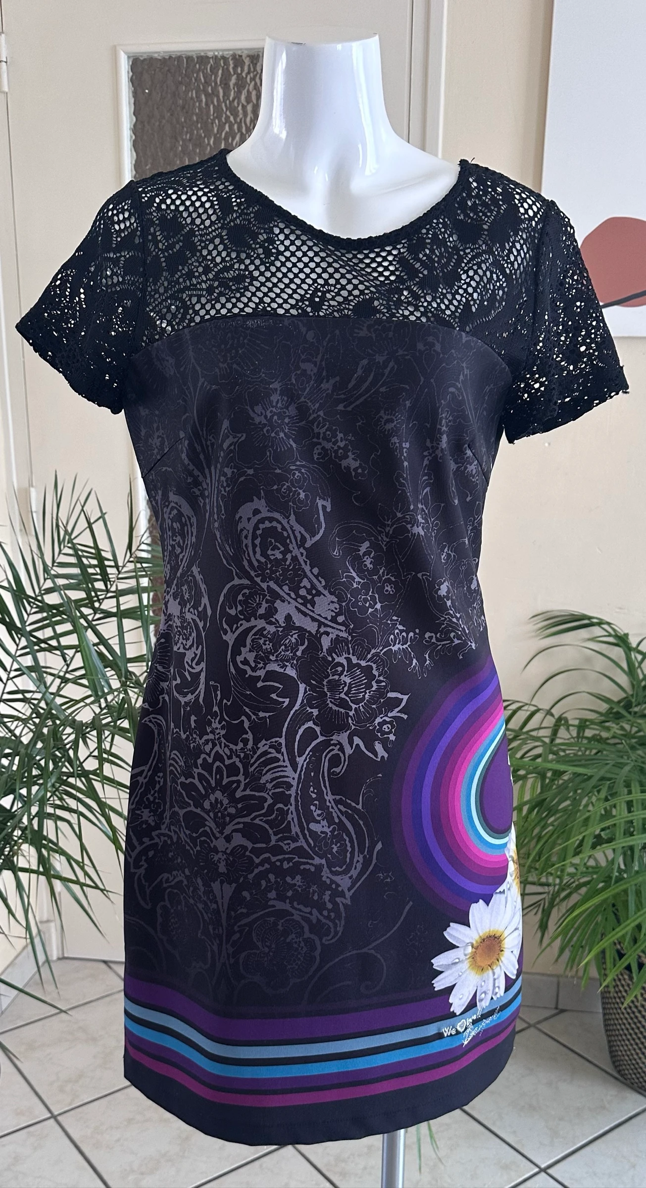 Robe Gráfica Nova Desigual – Modelo Forrado – Tamanho 42 – Nunca Usada – photo 4